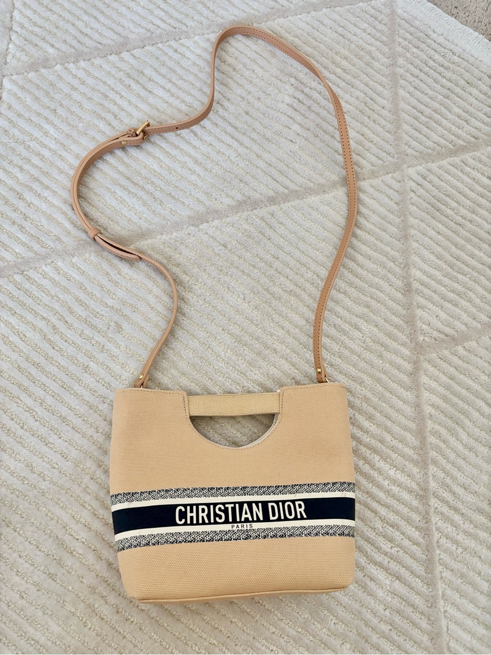 Up-cycled CD bag w/ straps - Picture 2 of 13